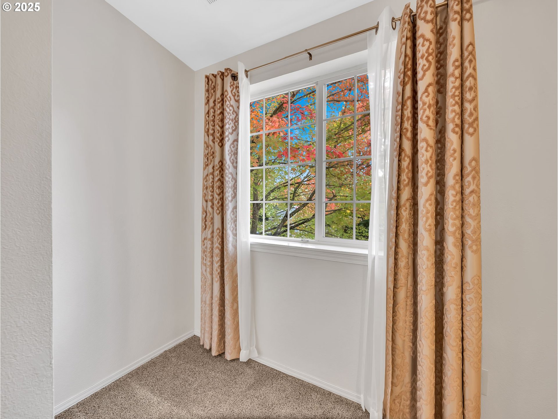 Portland, Oregon 97202, United States, 2 Bedrooms Bedrooms, ,3 BathroomsBathrooms,Residential,Active,235368