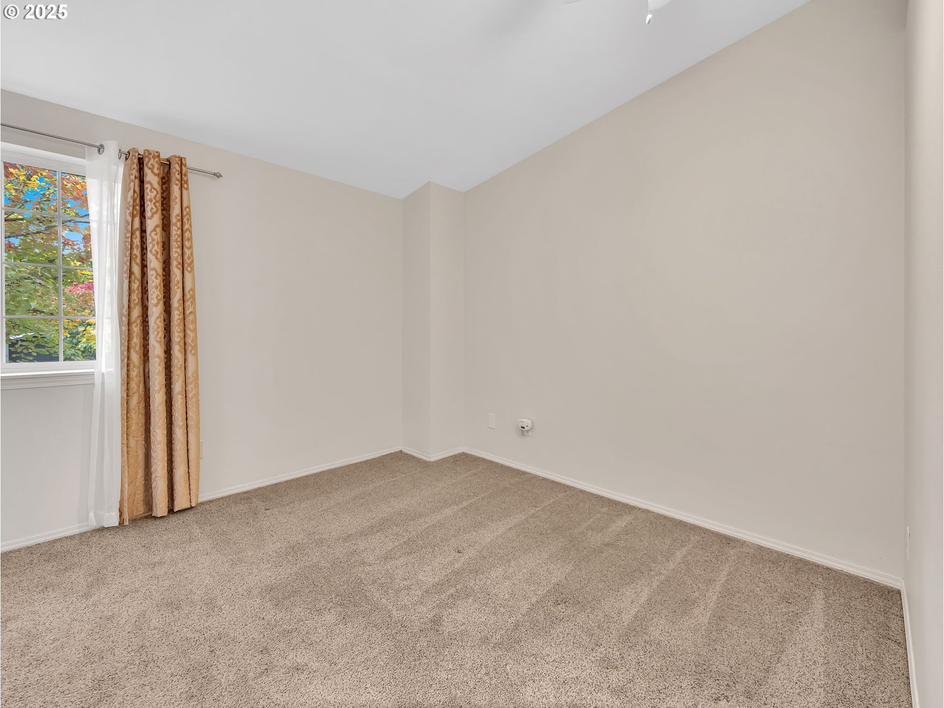 Portland, Oregon 97202, United States, 2 Bedrooms Bedrooms, ,3 BathroomsBathrooms,Residential,Active,235368