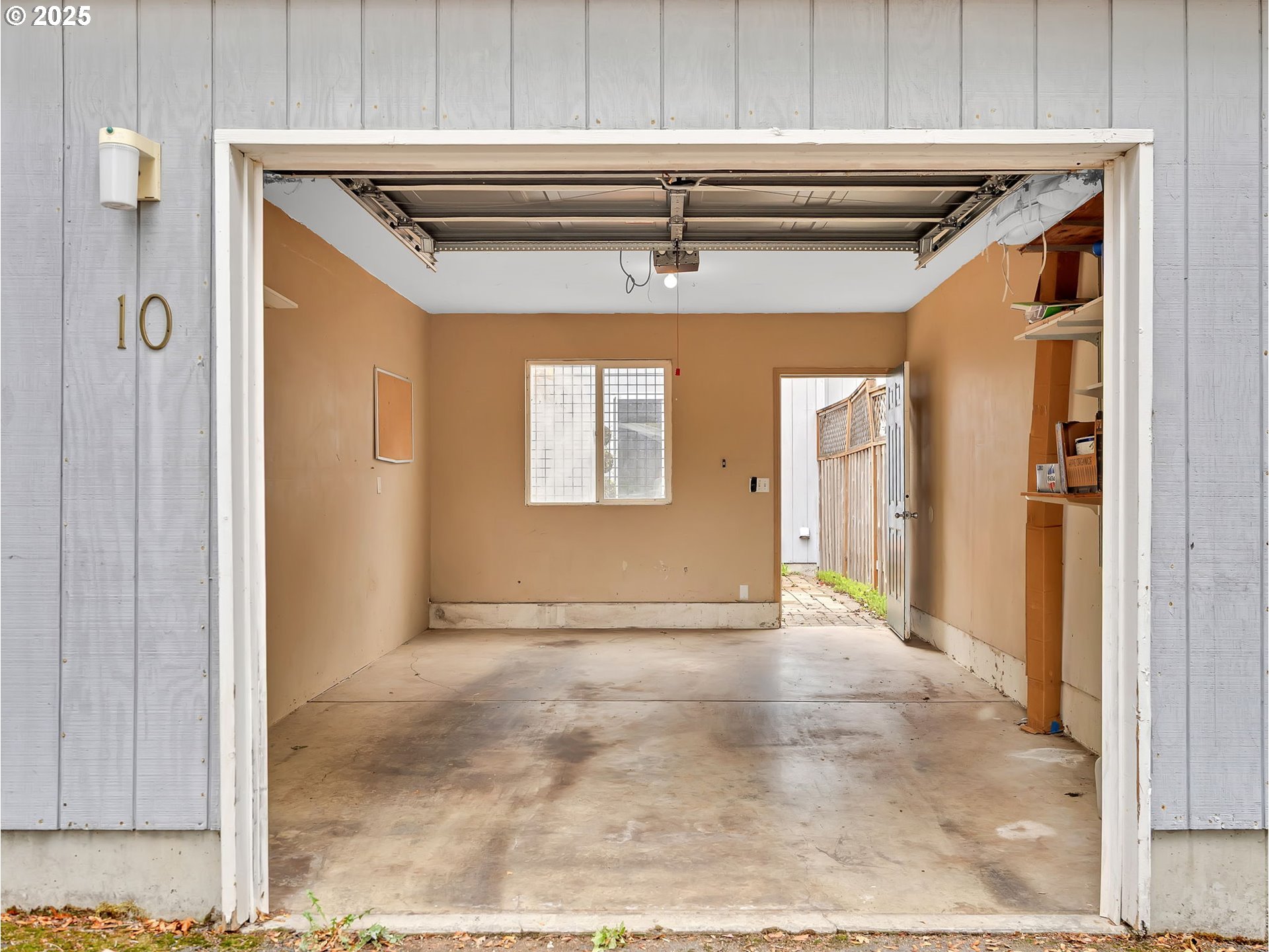 Portland, Oregon 97202, United States, 2 Bedrooms Bedrooms, ,3 BathroomsBathrooms,Residential,Active,235368