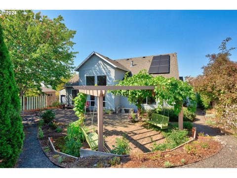 A home in Newberg