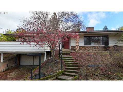 A home in Roseburg