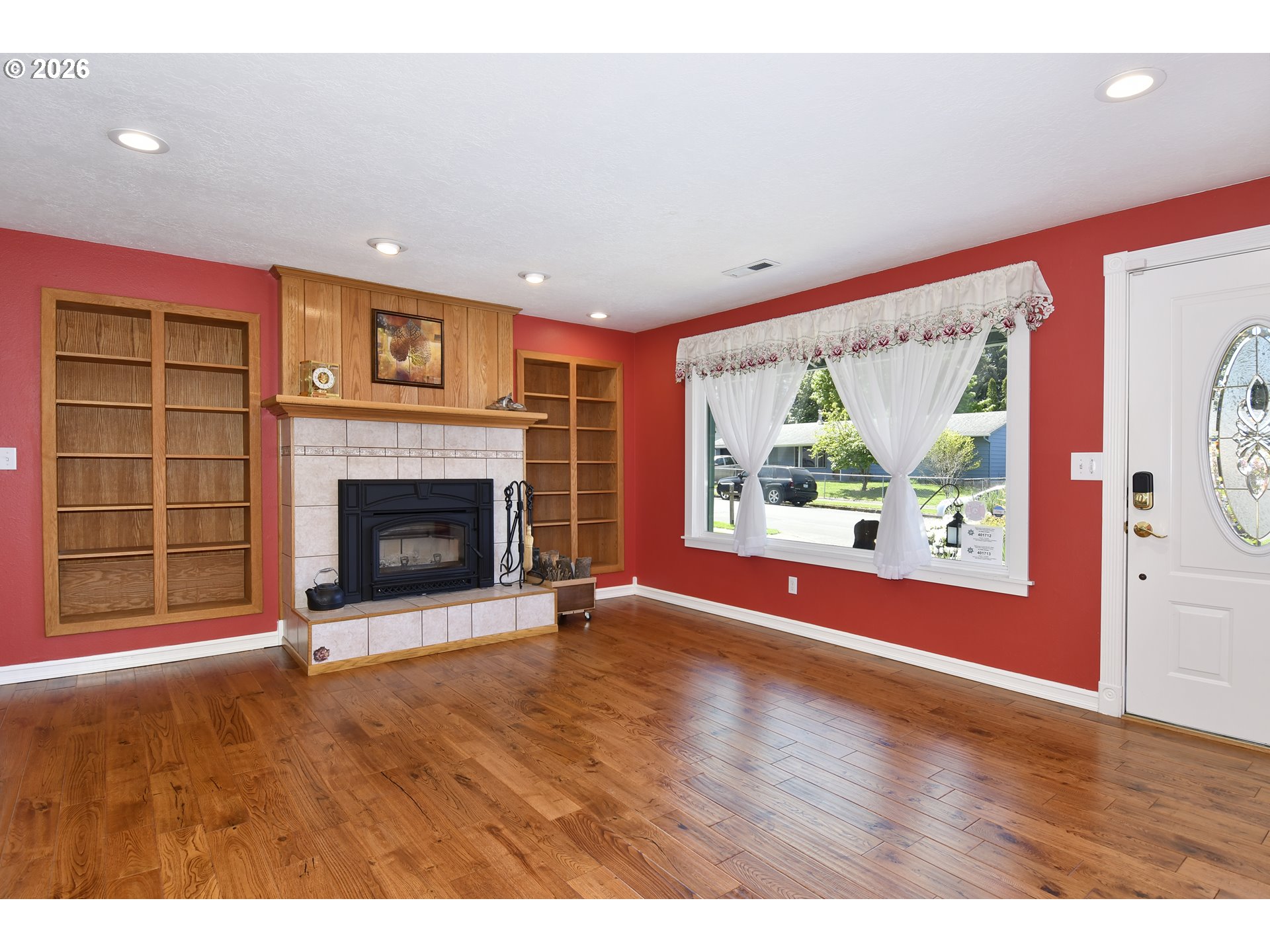 1504 NE VILLAGE SQUIRE CT