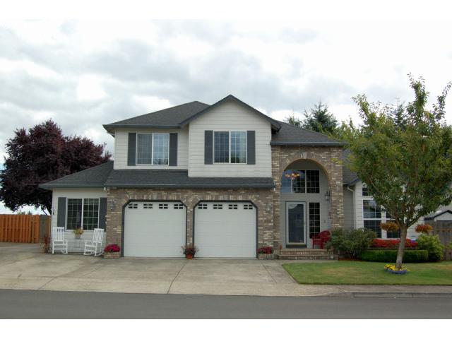 Photo 1 of 16 — 383 SE 10TH AVE, Canby, OR 97013