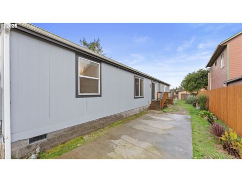 820 FENWICK ST Coos Bay OR 97420