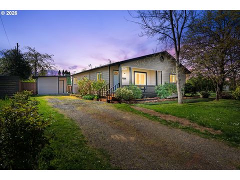 1043 F ST Springfield OR 97477