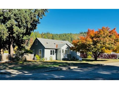 A home in Oakridge