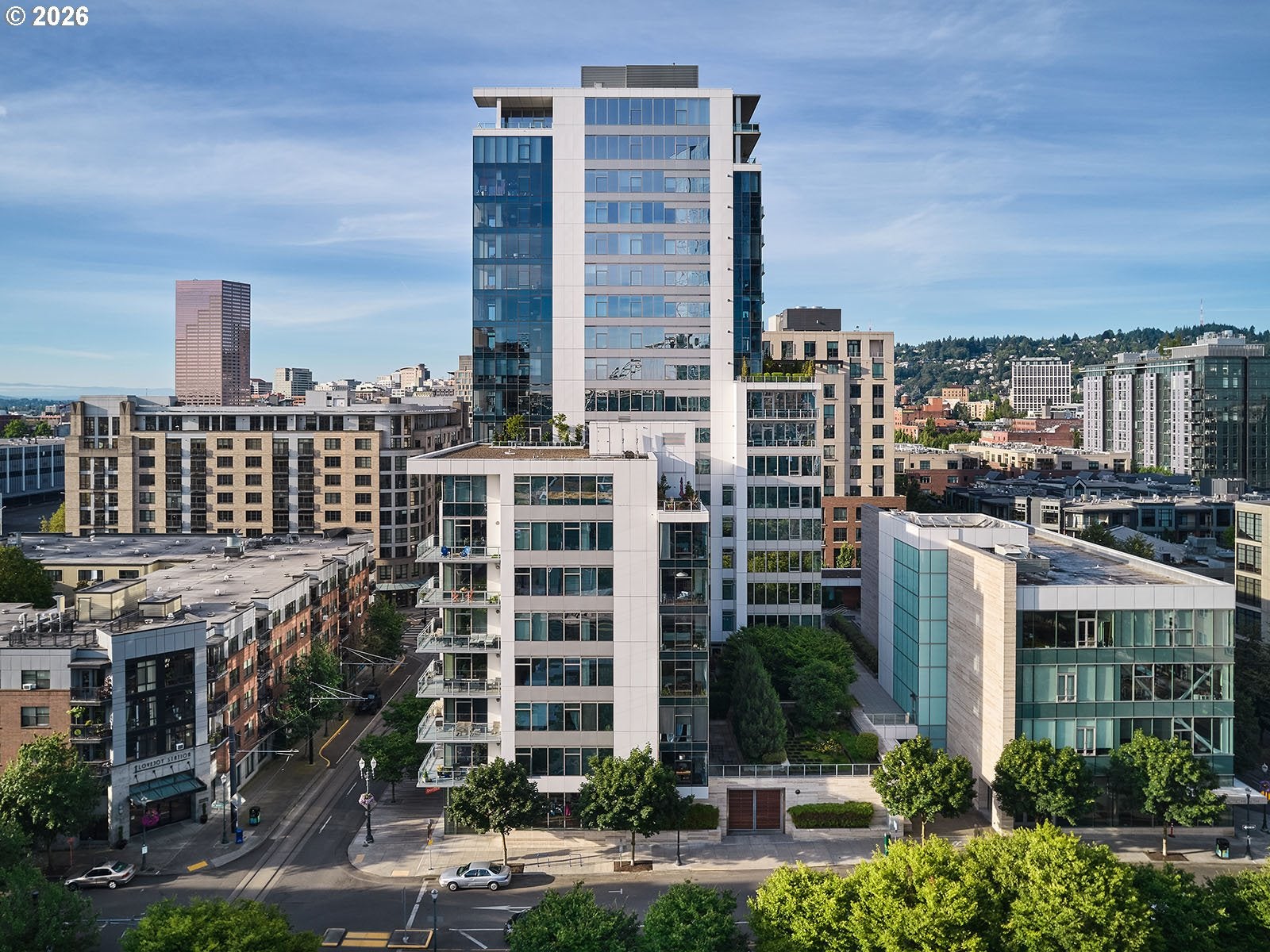 1001 NW LOVEJOY ST 1501 — 3 bed 3 bath Condominium