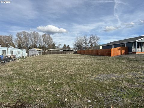 Hall ST Prairie City OR 97869