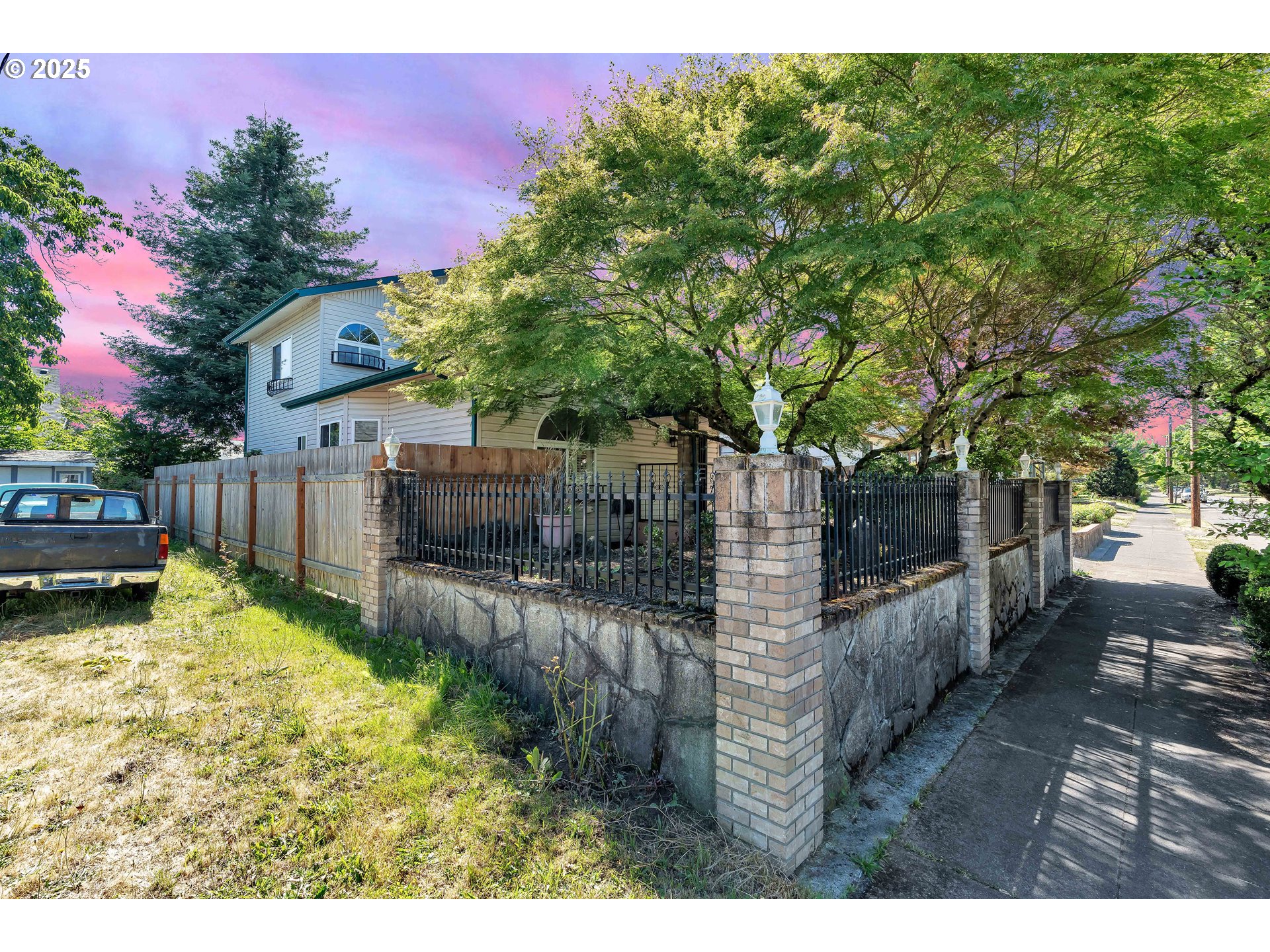 6404 N OMAHA AVE