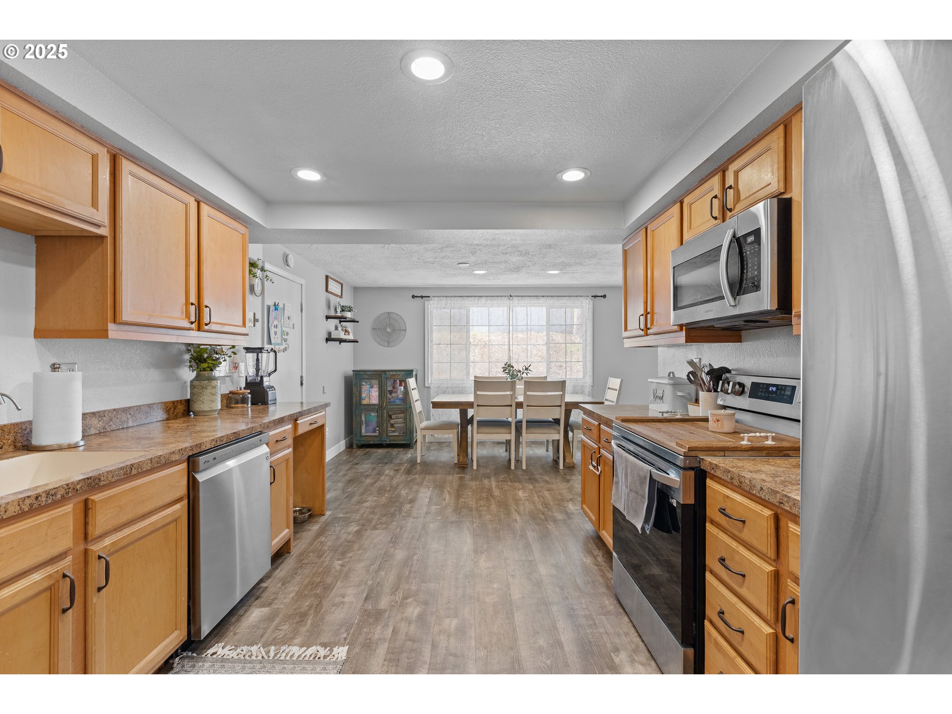 2138 SE LOIS DR