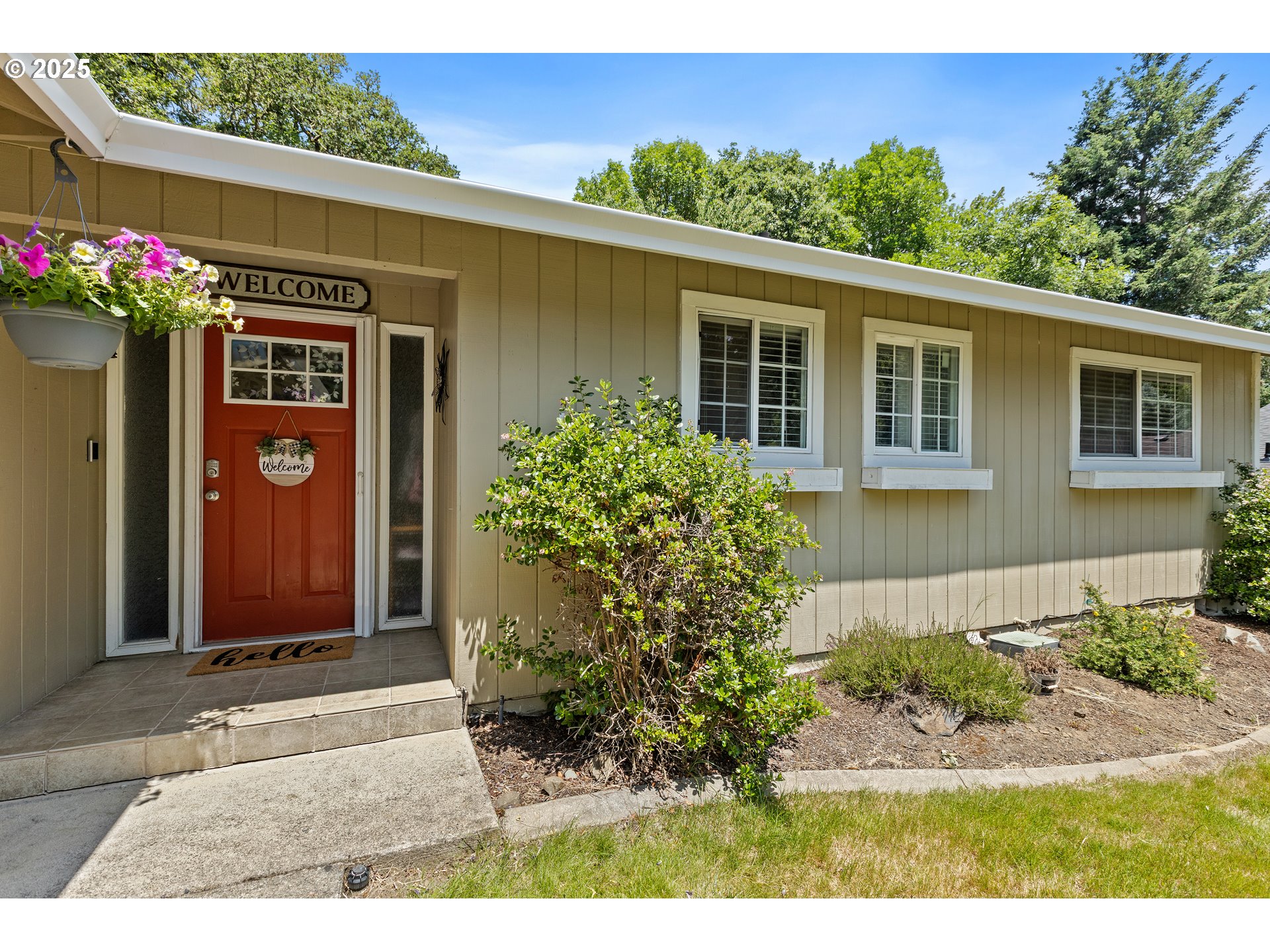2138 SE LOIS DR