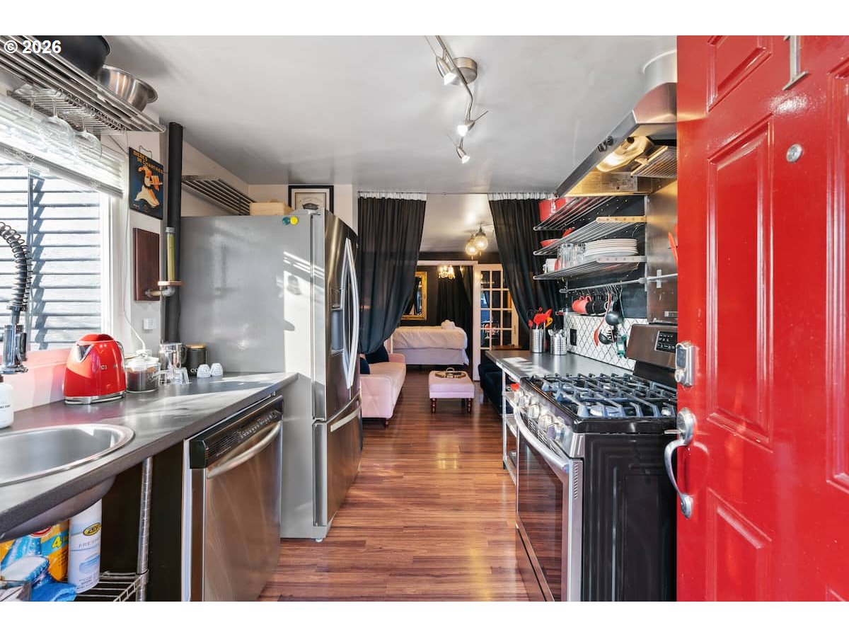 610 W FOURTH PLAIN BLVD