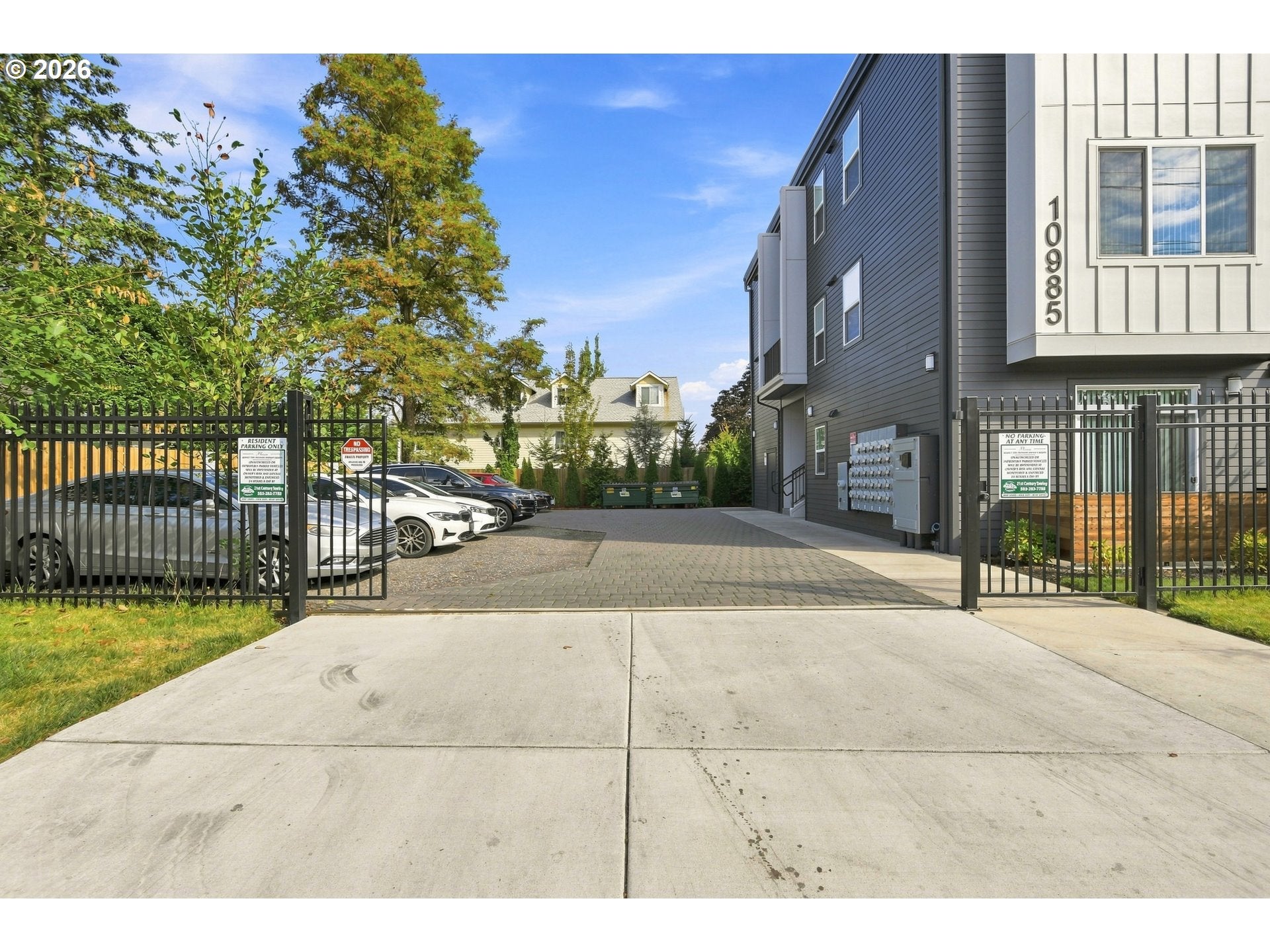 10985 E BURNSIDE ST 23