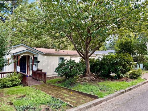1305 KRISTI LOOP Lakeside OR 97449
