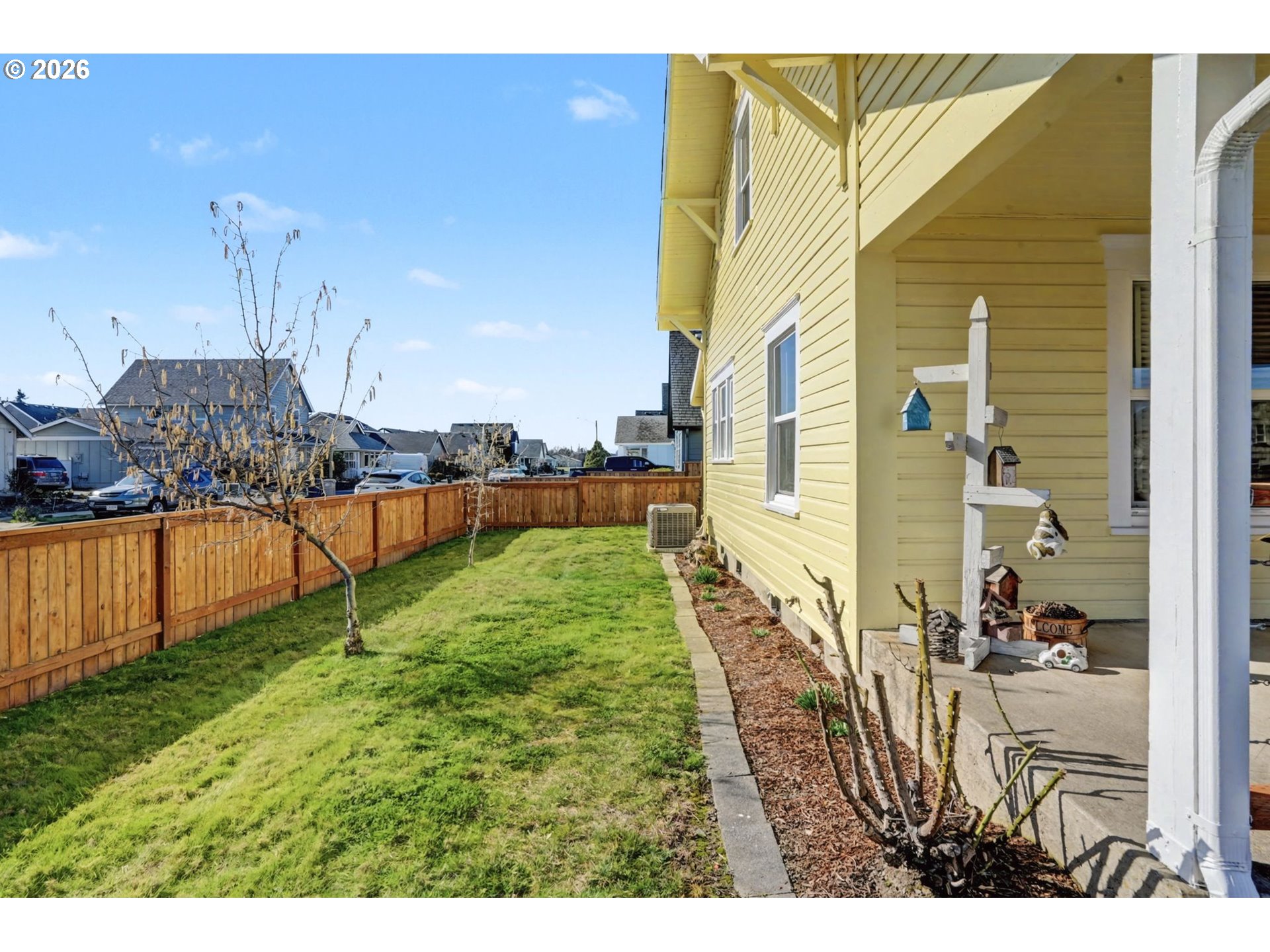 2116 WAVERLY DR