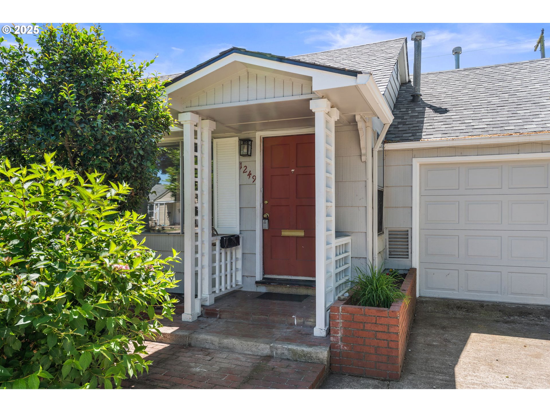 1249 PARKER ST