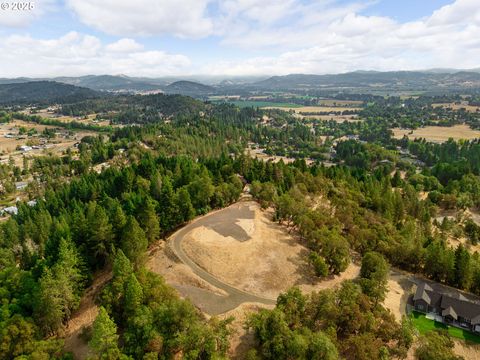 350 PITCHSTONE CT Roseburg OR 97471