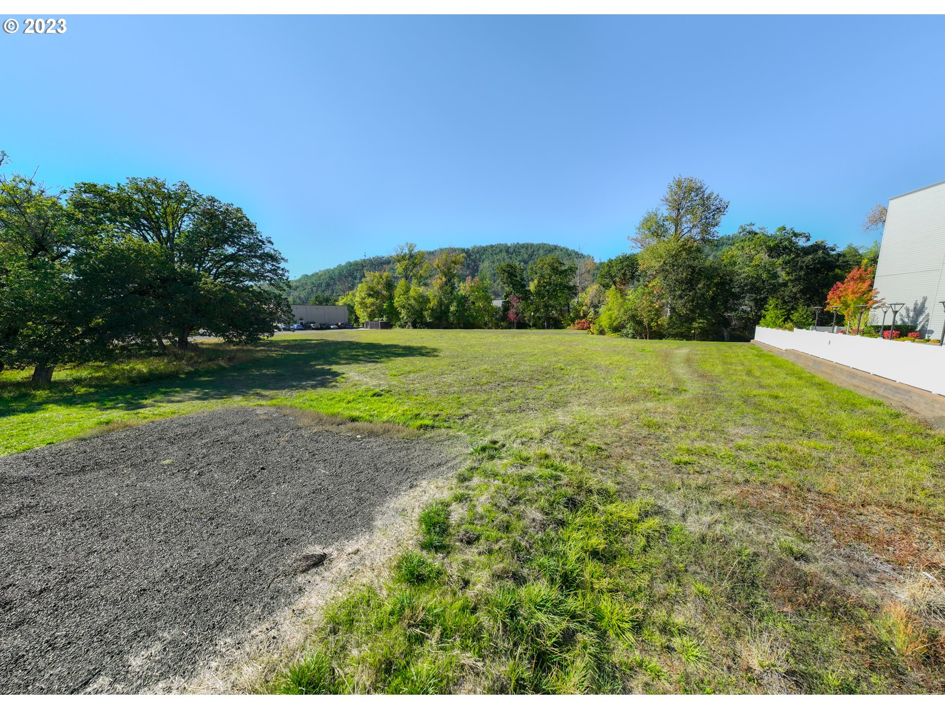 2460 NW EDENBOWER BLVD