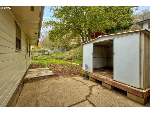 A home in Roseburg