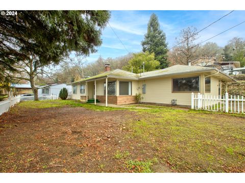 A home in Roseburg