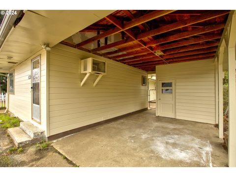 A home in Roseburg