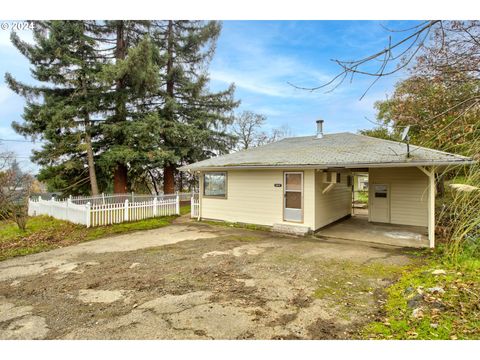 A home in Roseburg