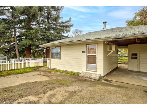 A home in Roseburg