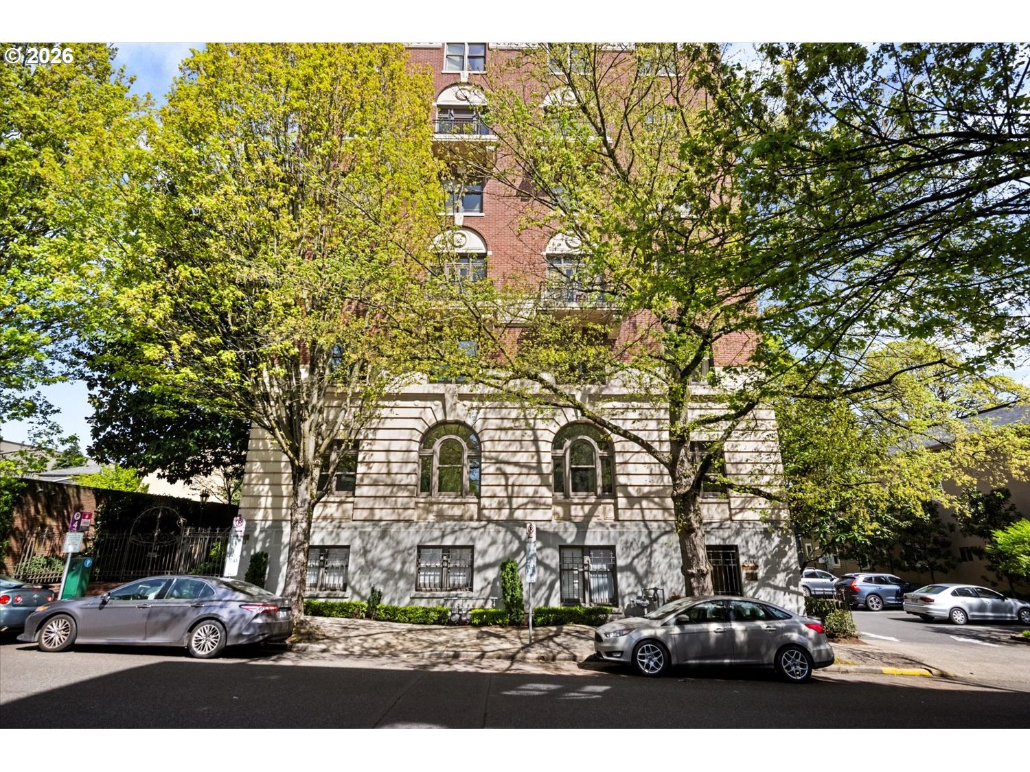 2141 NW DAVIS ST 301