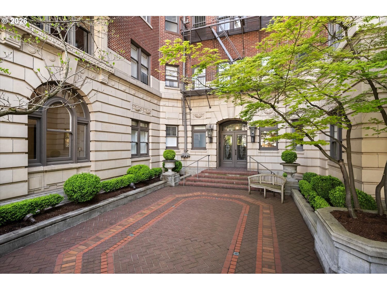 2141 NW DAVIS ST 301