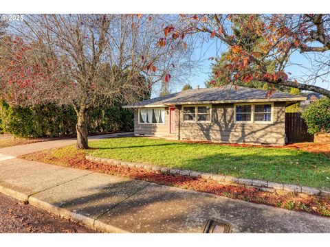 6633 SE REEDWAY ST Portland OR 97206