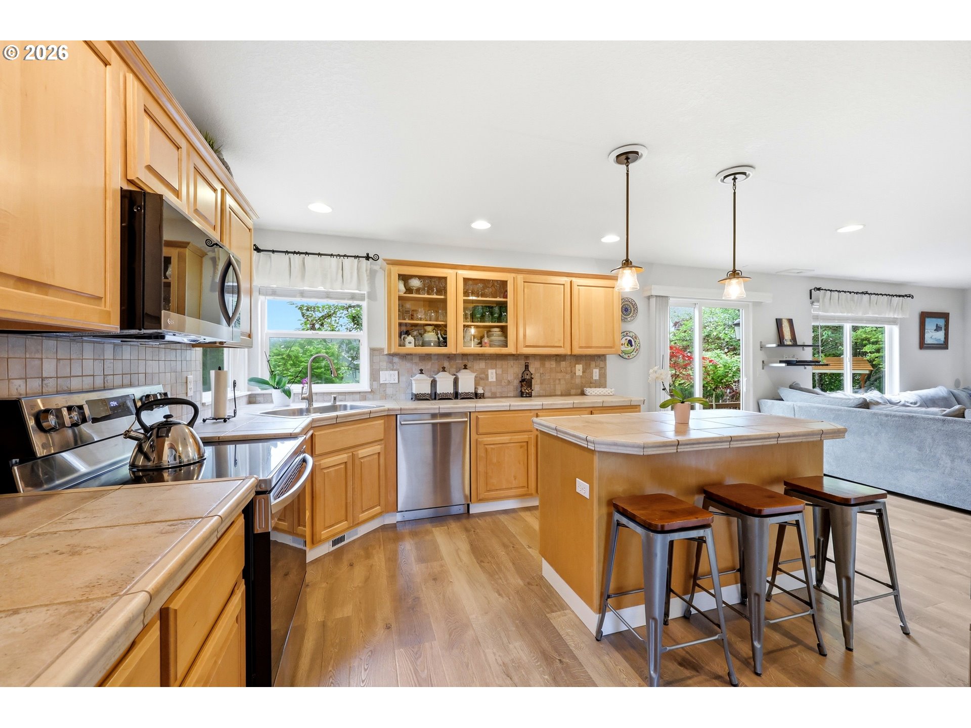 2046 NW FARGO CT