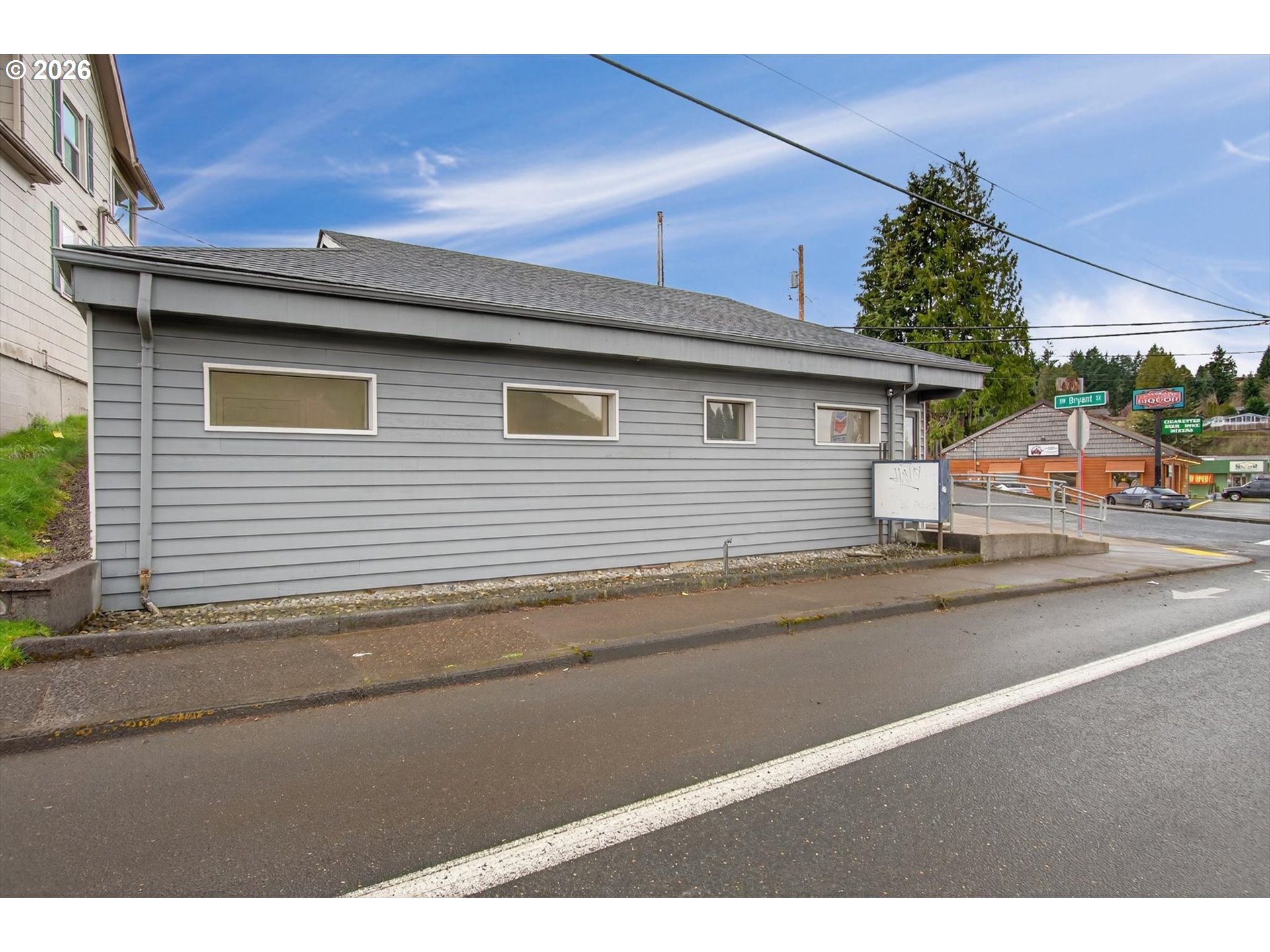 195 W COLUMBIA RIVER HWY