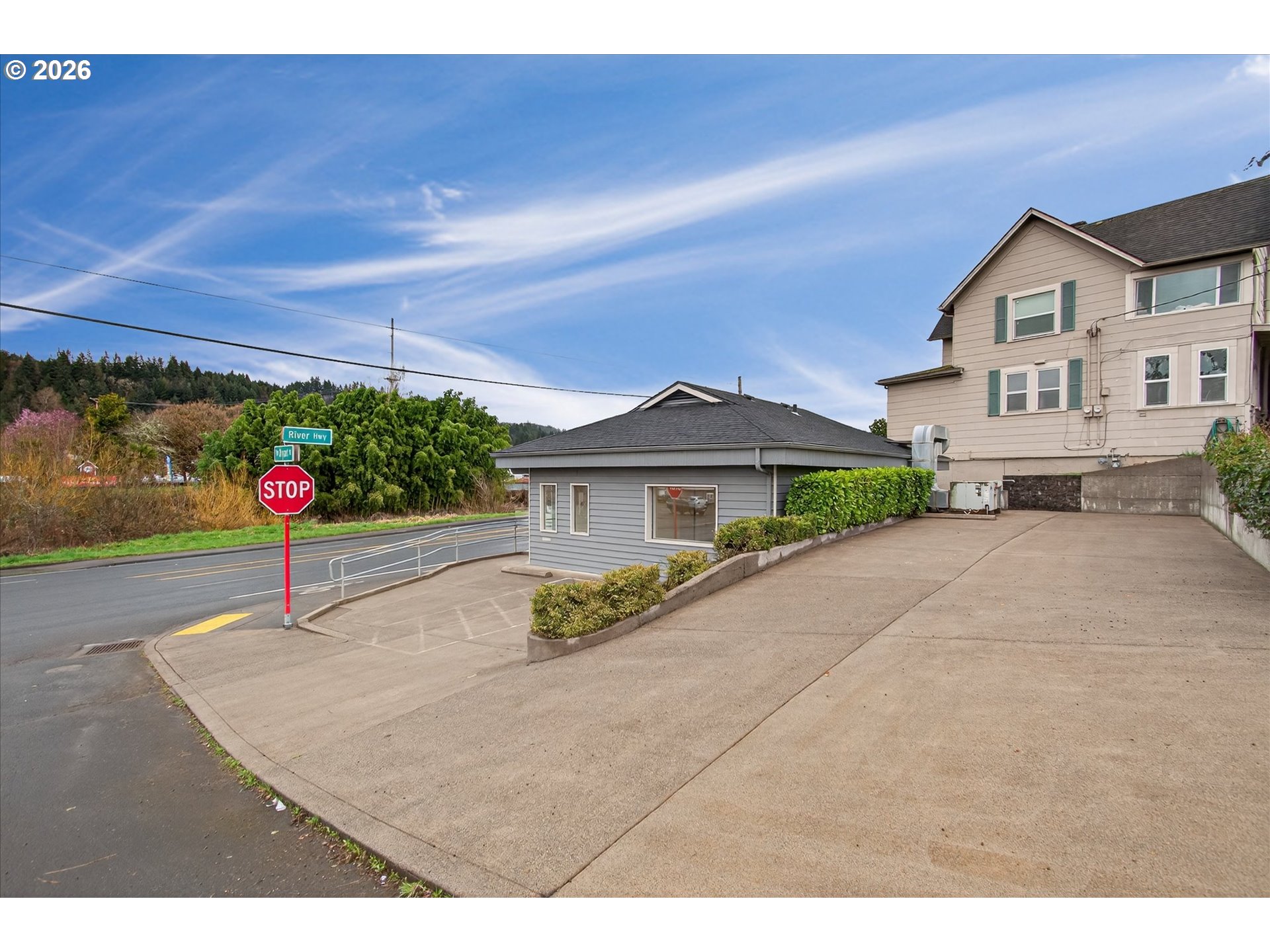 195 W COLUMBIA RIVER HWY