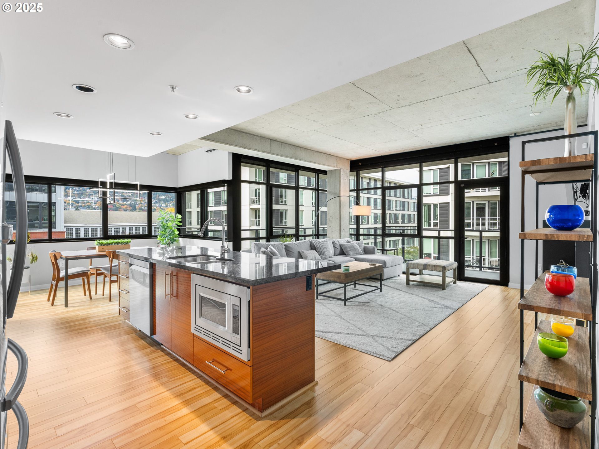 1830 NW RIVERSCAPE ST 406