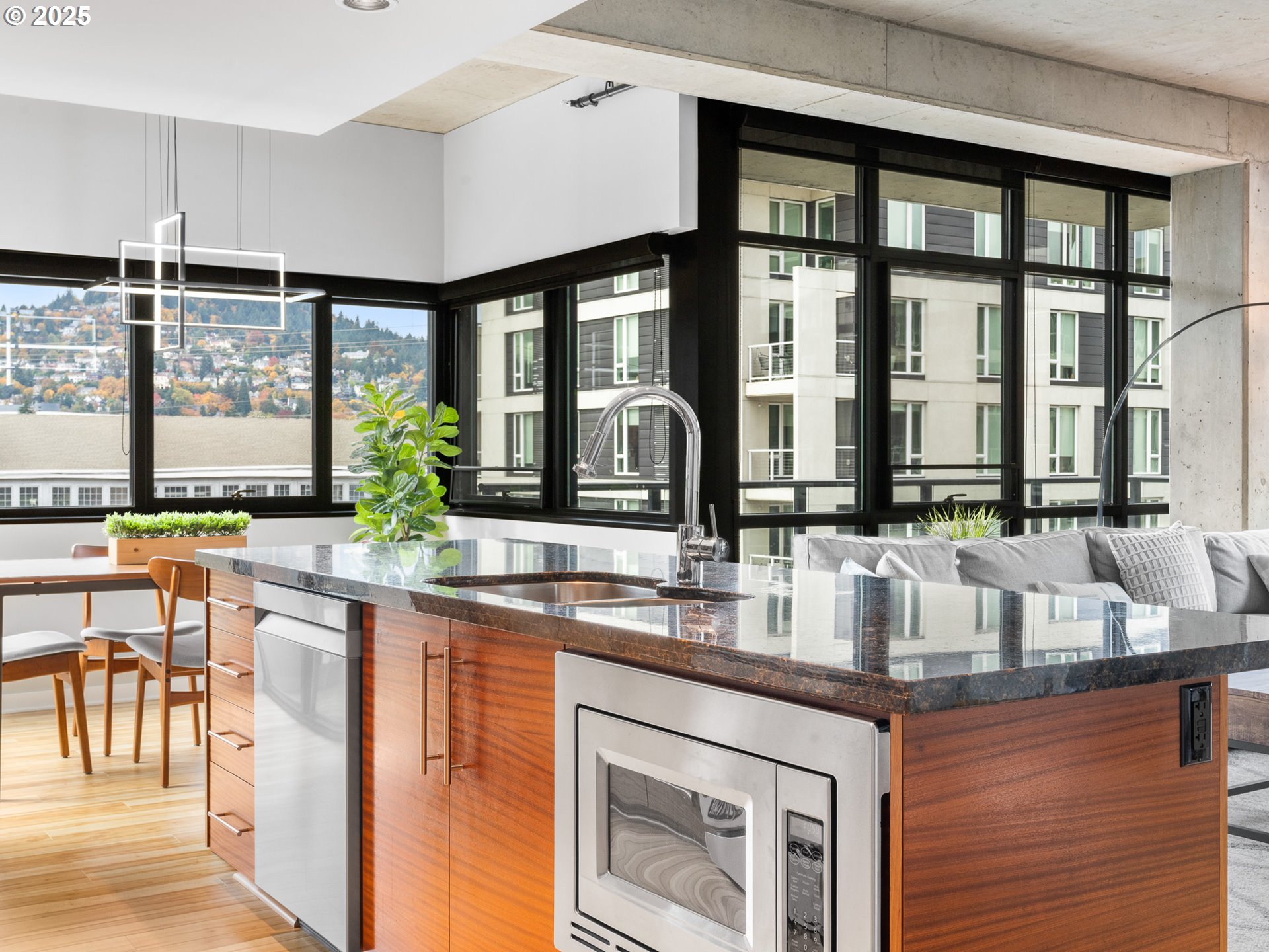 1830 NW RIVERSCAPE ST 406