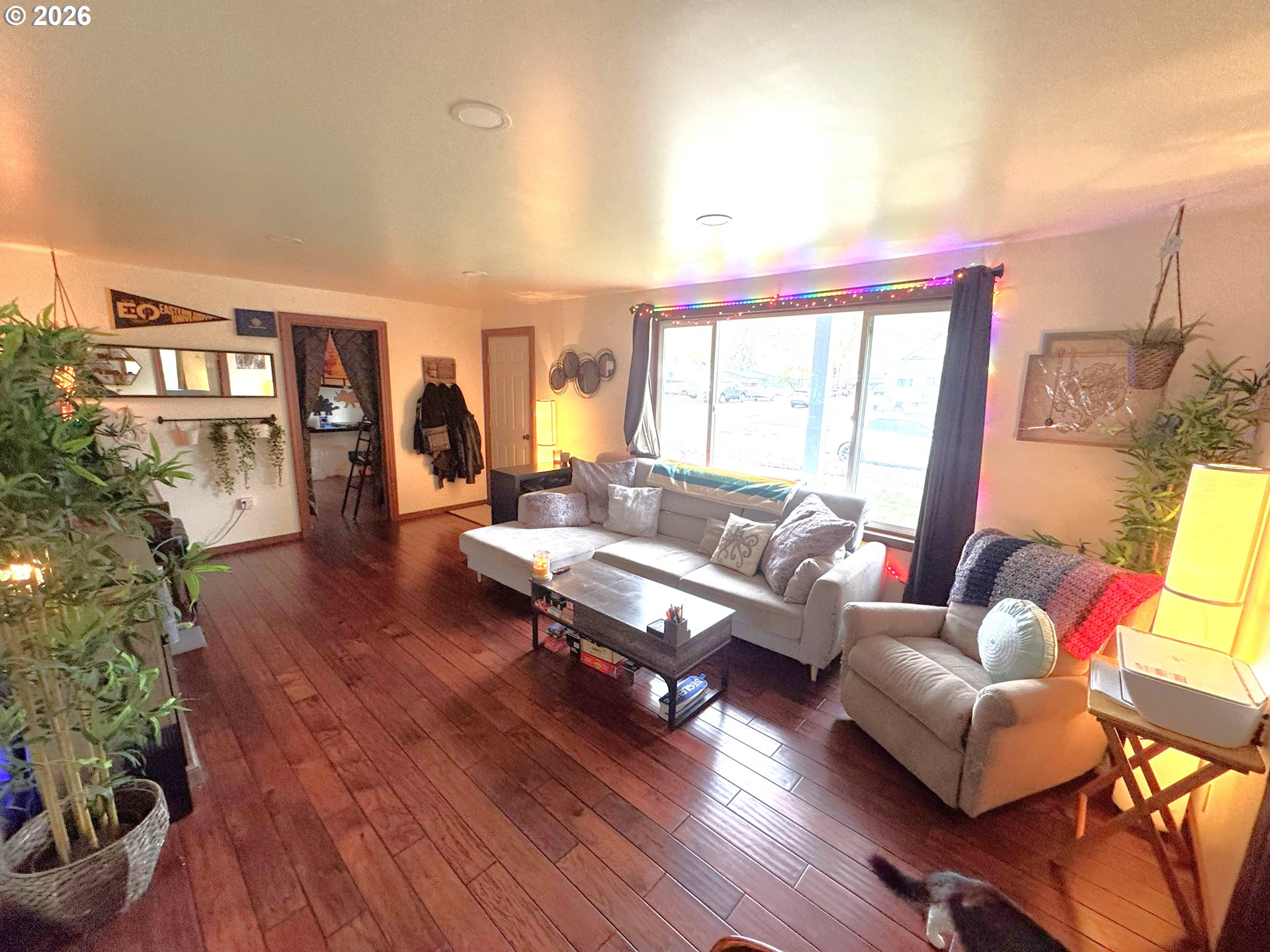 1220 VALLEY AVE