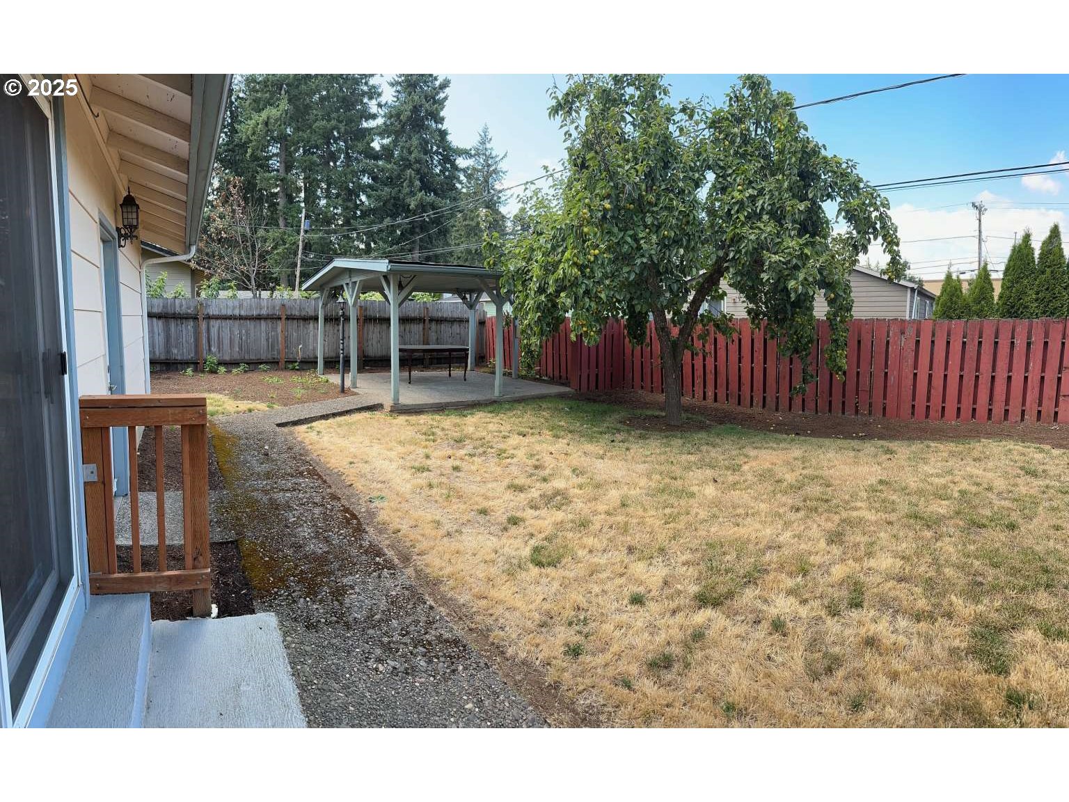 17909 NE EVERETT CT