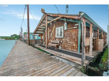 2901 NE Marine DR A19 Portland OR 97211