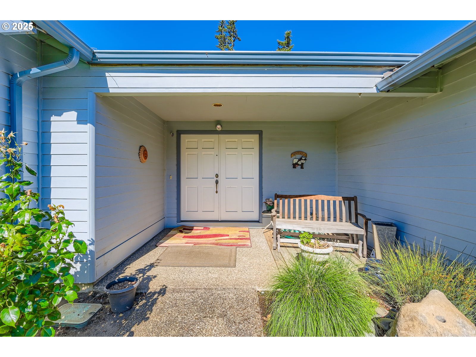 1725 N LAURELWOOD LOOP