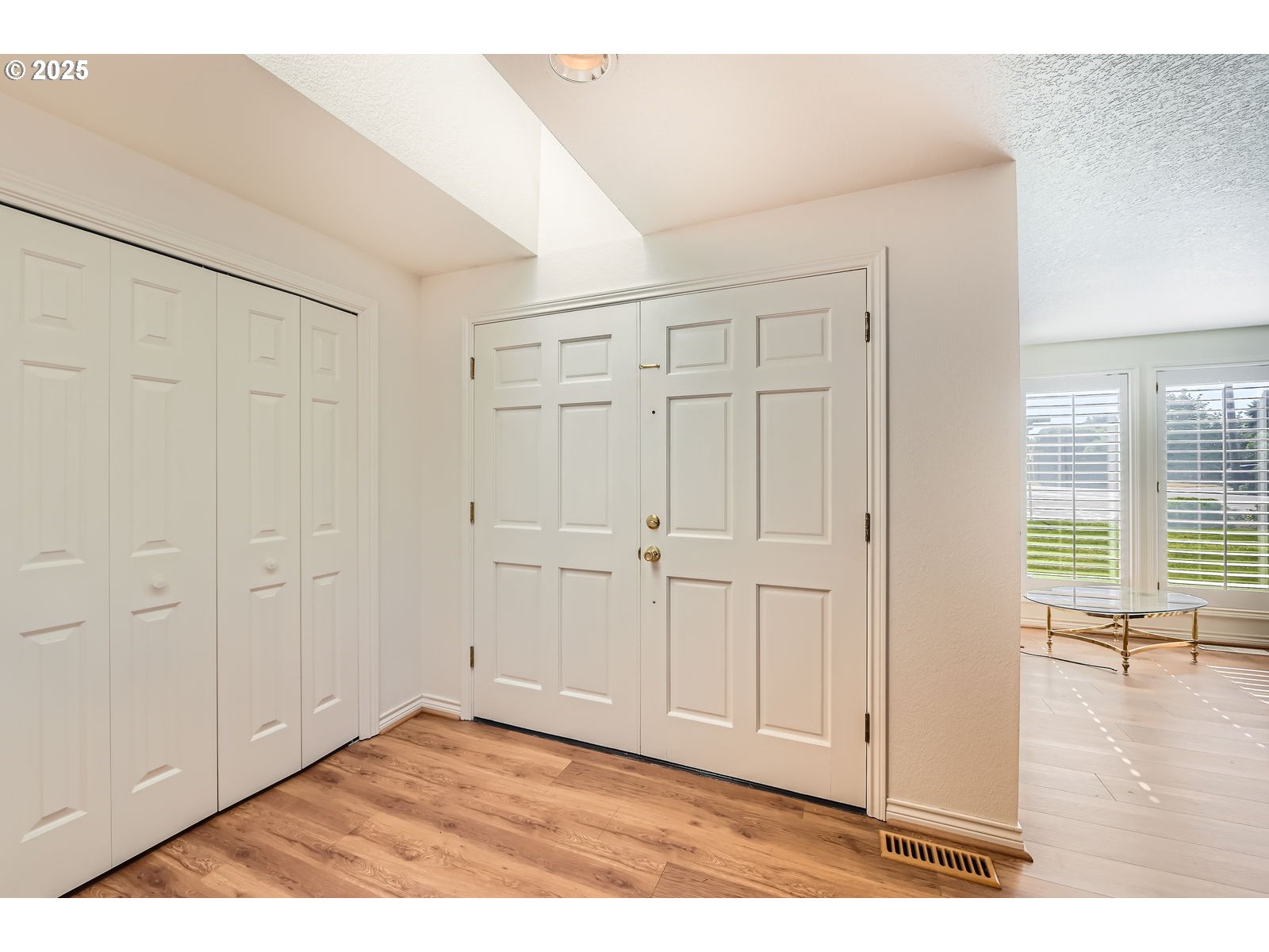 1725 N LAURELWOOD LOOP