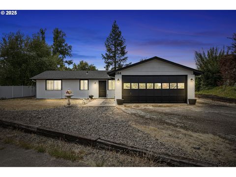 144 PEPPERTREE CT Roseburg OR 97471