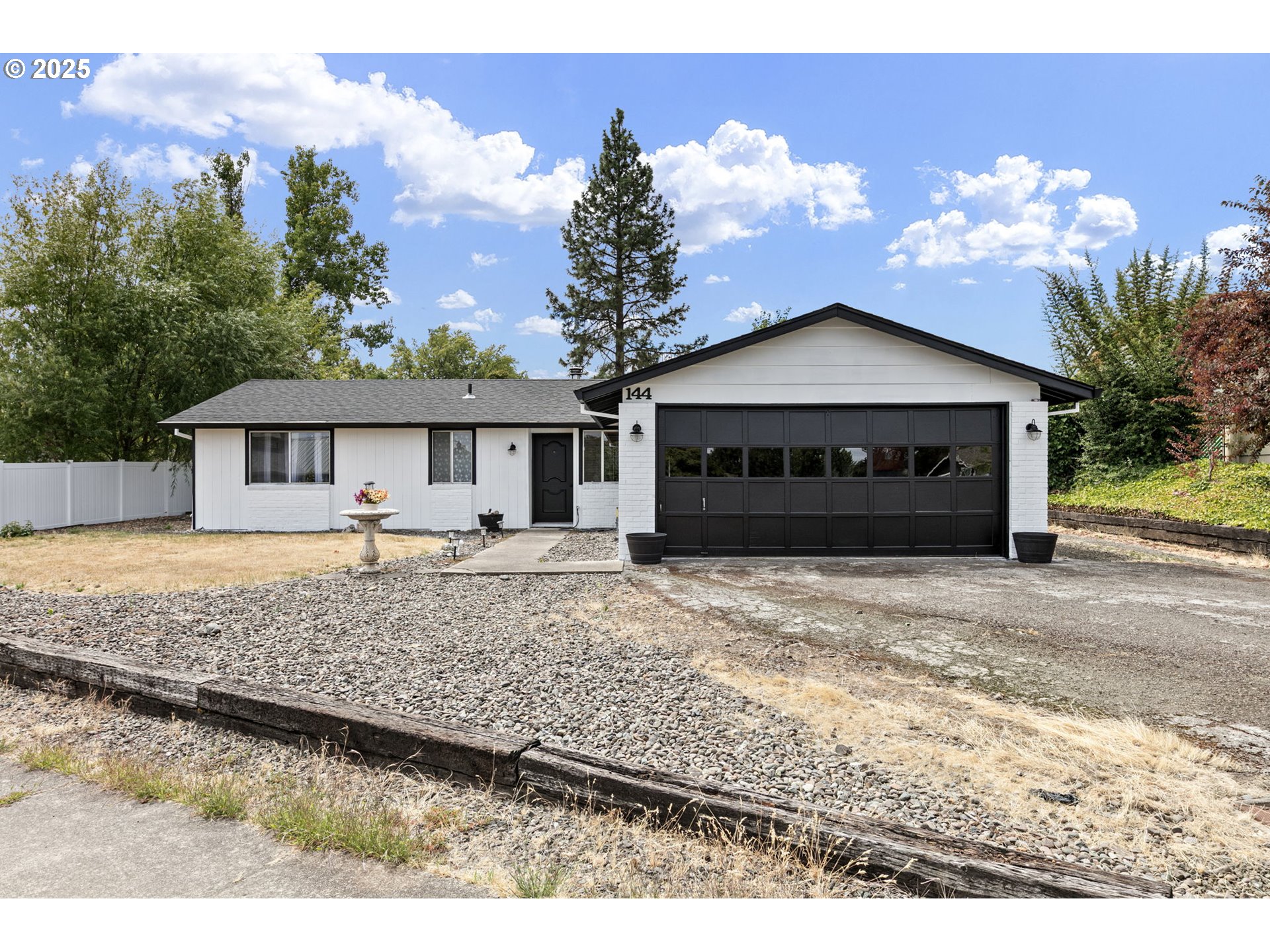 144 PEPPERTREE CT