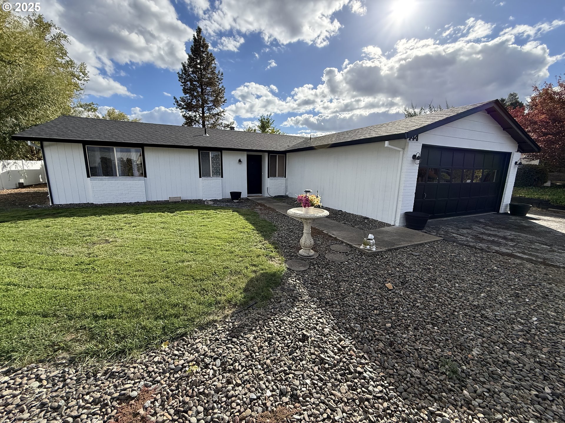 144 PEPPERTREE CT
