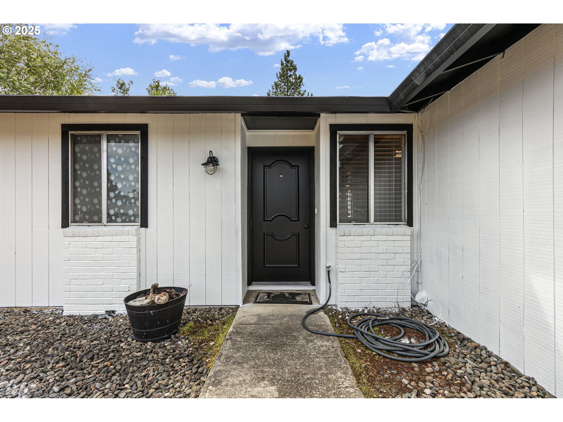 144 PEPPERTREE CT