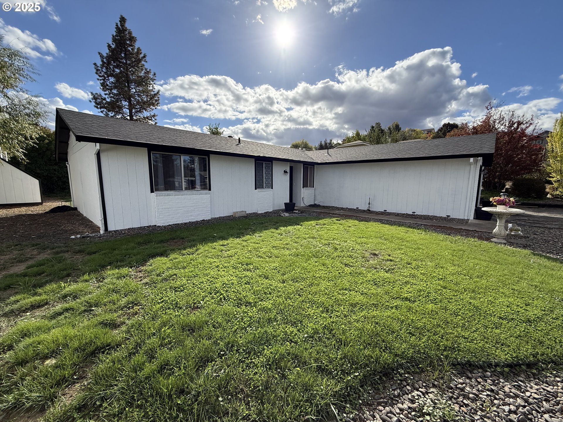 144 PEPPERTREE CT