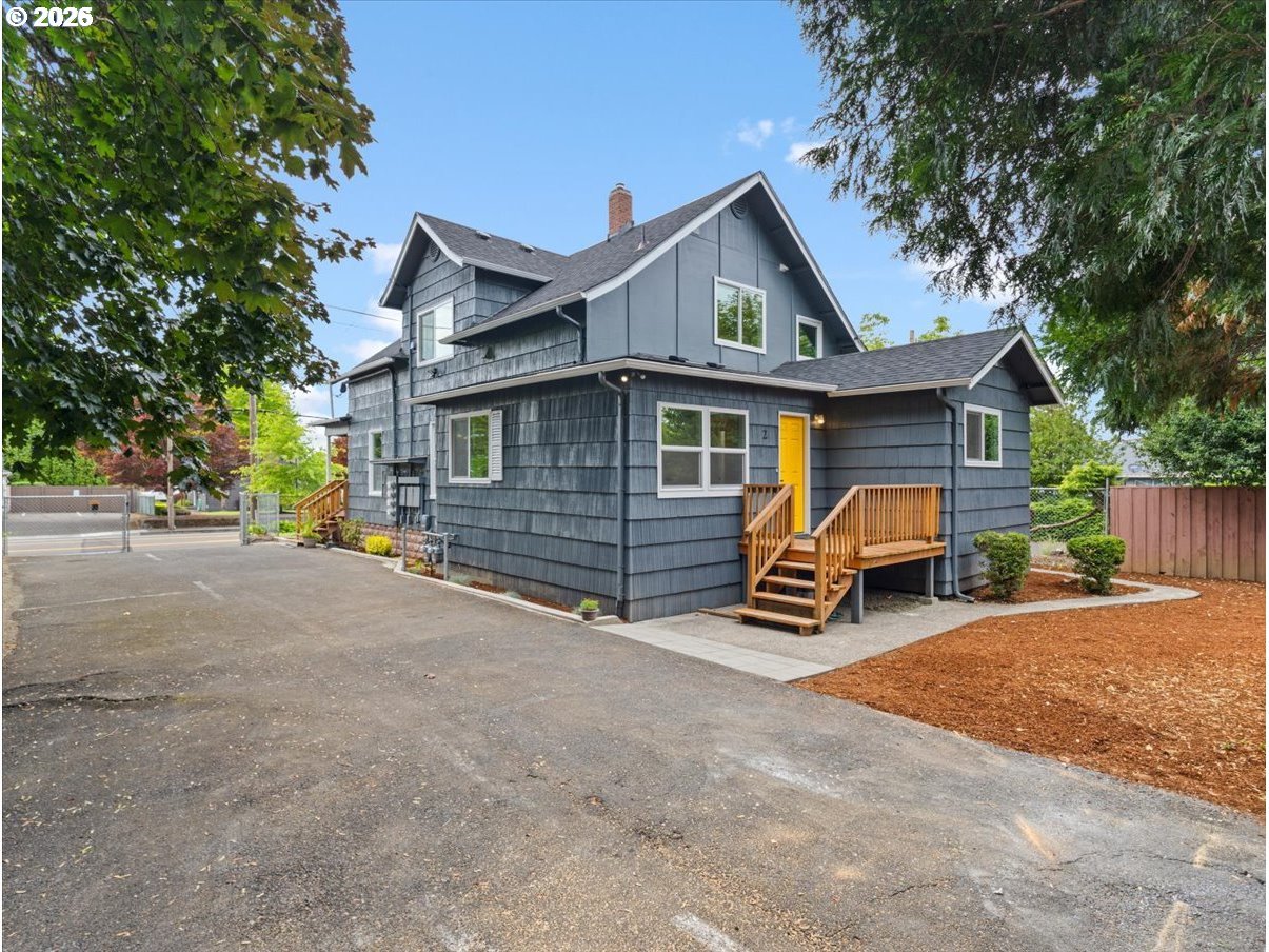 234 NE CLEVELAND AVE