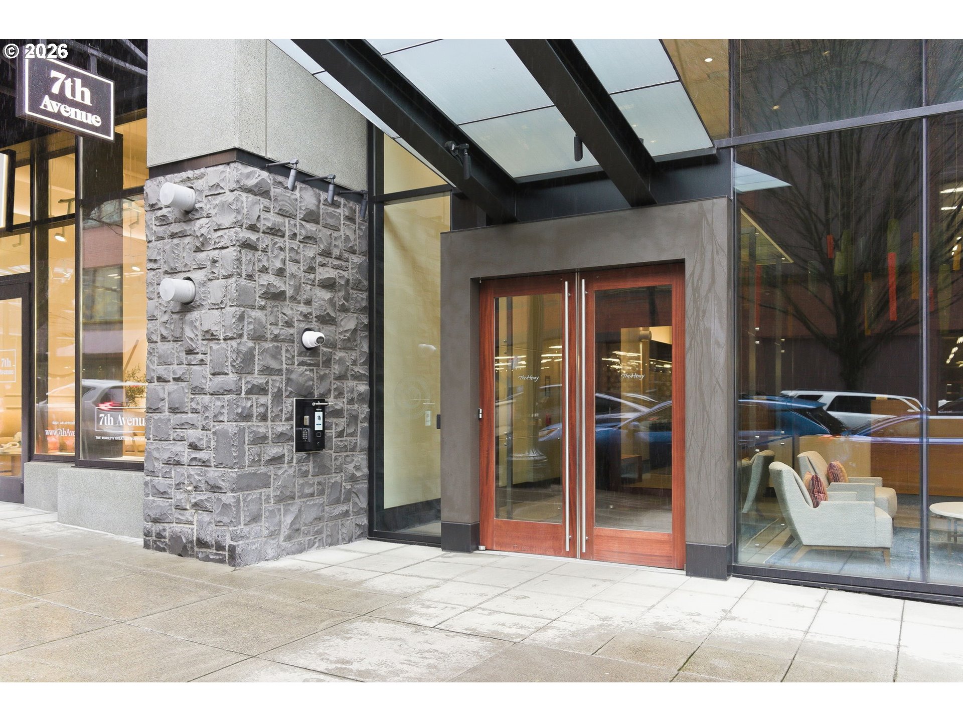 1025 NW Couch ST 1019