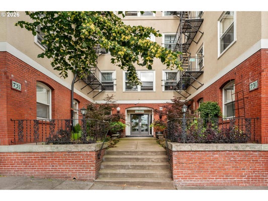731 SW KING AVE UNIT 10, PORTLAND, OR 97205 - Image 1a49e30adcd1022c19f57c9b3be3f5e7/1046079243