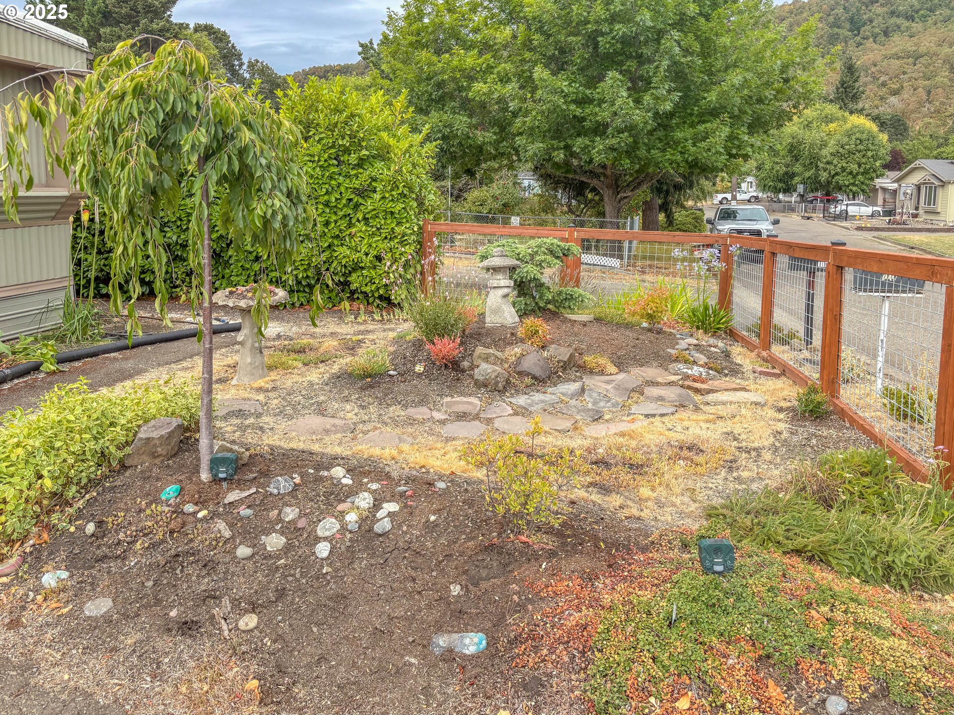 1113 NW PLATEAU DR