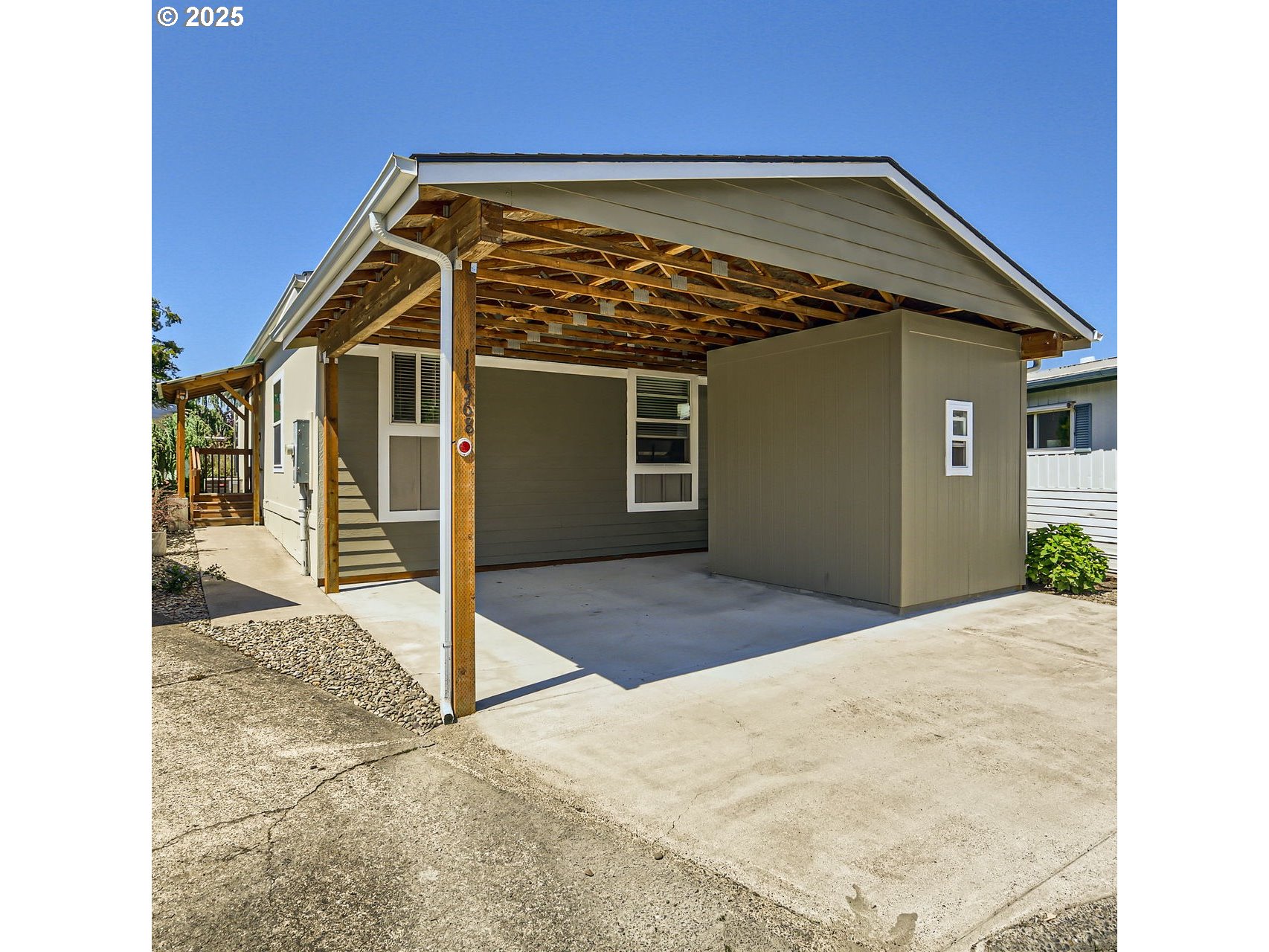 11568 SW ROYAL VILLA DR